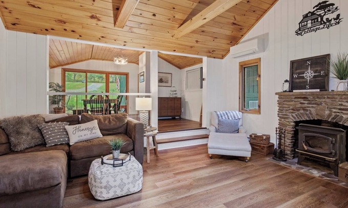 Honeoye Cabaña | Honeoye Cottage | 50' Lakefront | Dock | FLX