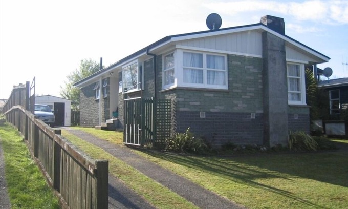 Turangi Casa | Honey Pot Pool Holiday Home Turangi