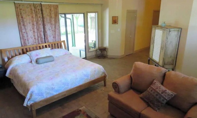 Alpine Apartamento | Honey's Suite at The Sage Guesthouse formerly the 19th Hole