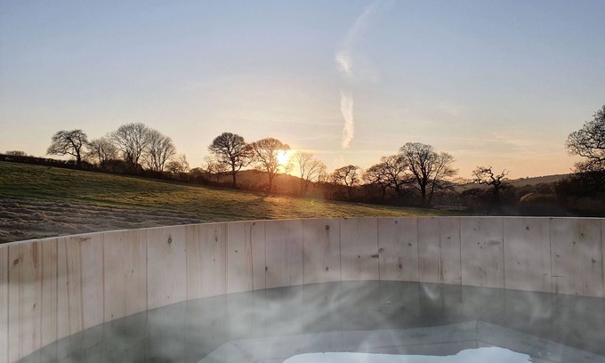 Grampound Cabaña | HONEY @ STARS & EMBERS GLAMPING, pet friendly in Grampound