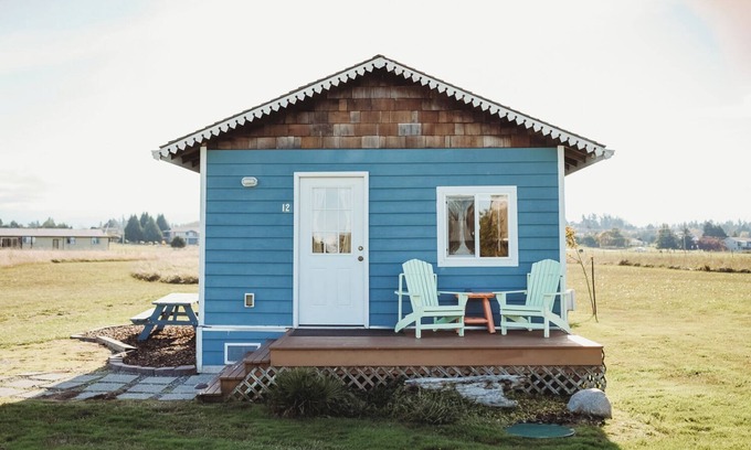 Sequim Cabaña | Honeymoon Cottage - King, Jetted tub, Private