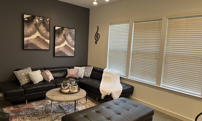 Downtown Memphis Apartamento | The luxury loft ,the Beale street , downtown , free parking , romantic getaway.