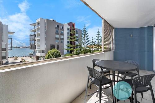 Newcastle Apartamento | Honeysuckle Apartment with Gorgeous Water Views!