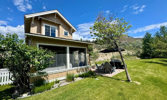 Oroville Casa | Honeysuckle Beach Oasis