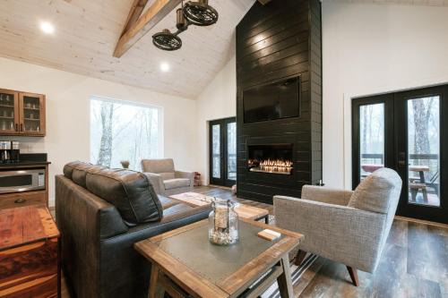 Primrose Casa | Honeysuckle Bridge Cabin