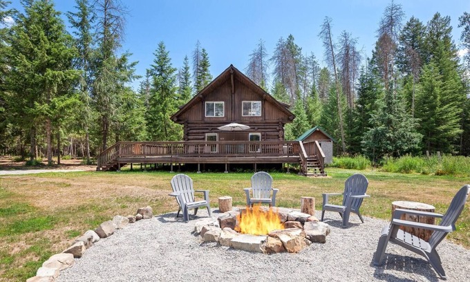 Athol Cabina | Honeysuckle Chalet Athol, Idaho