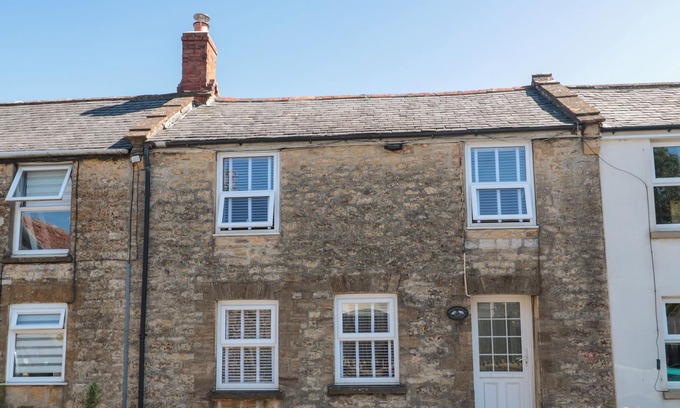 Crewkerne Cabaña | HONEYSUCKLE COTTAGE, pet friendly, with open fire in Crewkerne