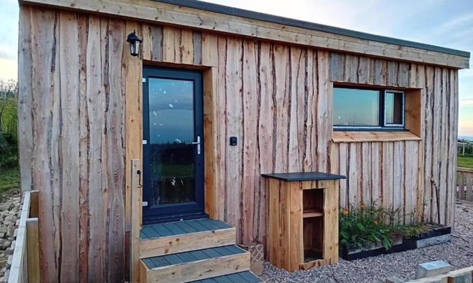 Forres Casa | Honeysuckle Straw Bale Cabin