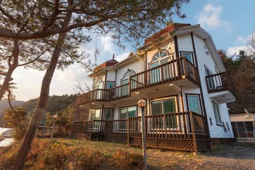 Seo Casa | Hongcheon Vivaldi Castle