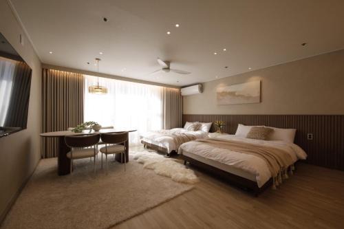 Mapo Apartamento | Hongdae St10, wide,bright & stylish house