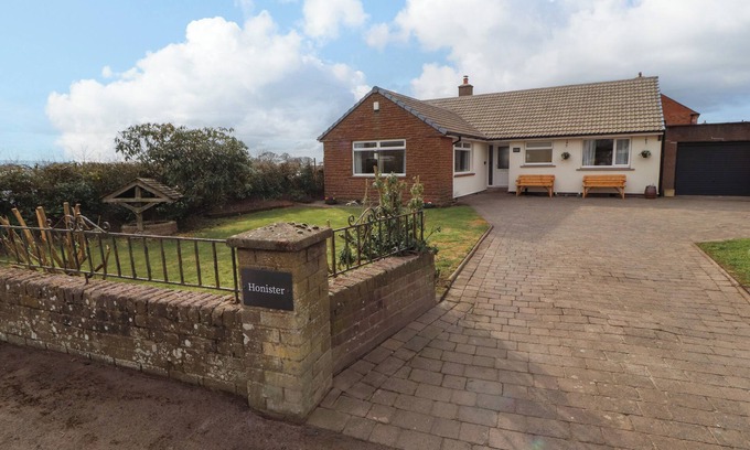 Carlisle Casa | HONISTER, pet friendly, with a garden in Carlisle