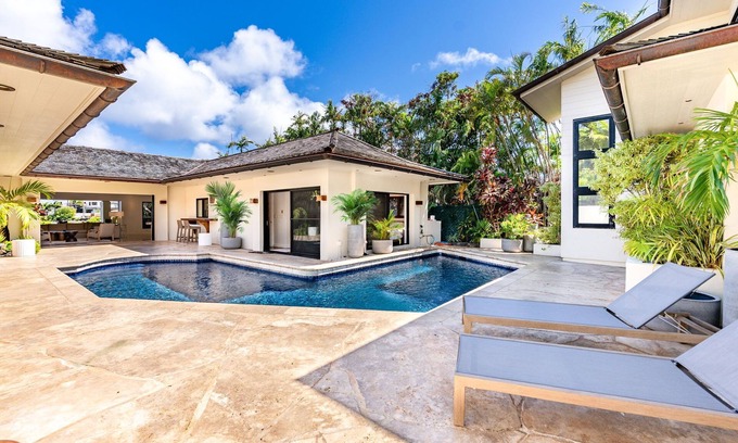 Eastern Honolulu Casa | Honolulu Lagoonfront Villa by Gather | Private Pool Villa Near Waikiki & Diamond