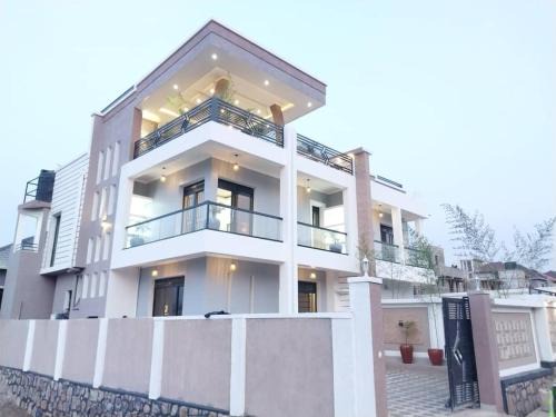 Rwamagana Apartamento | HONORE RWANDA