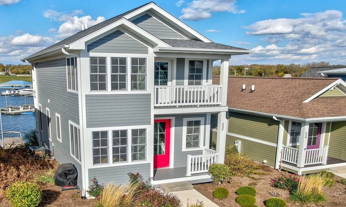 Ottawa Casa | Hook, Wine, & Sinker | 2 Bed, 1.5 Bath