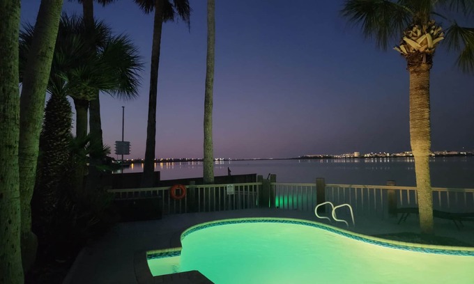 Bay Area Casa | Hook Wine Sinker Waterfront Paradise On Oso Bay Pool, near beach Corpus Christi