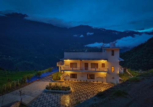 Along Casa | Hoongla Inn - Homestay in Lumla Tawang