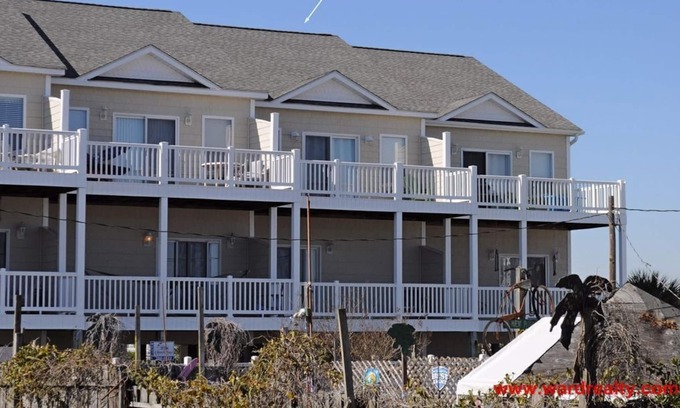 Surf City Casa | Hoos at the Beach - Nicely decorated 4 BR Sea Star Village Townhouse; Ocean