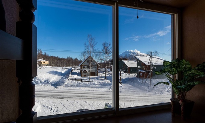 Niseko Cabina | Hooting Owl Lodge