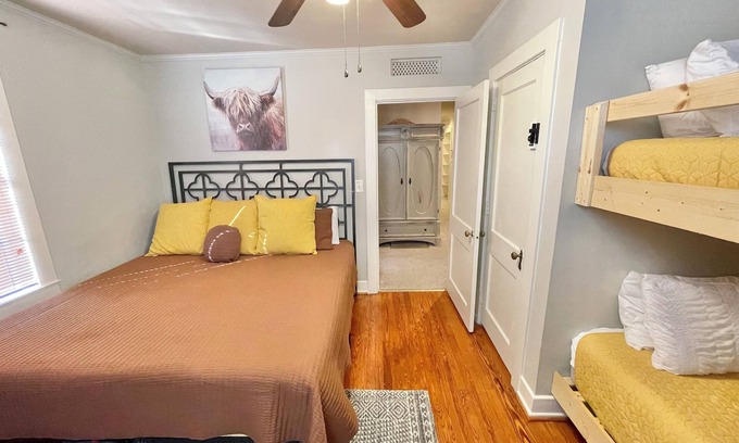 Bessemer Casa | Hoover~Tuscaloosa~UAB~Right off 459~CharMing~SaFe~FaMily-Pet Friendly HoMe!