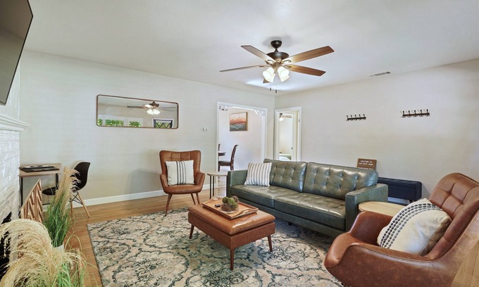 Lodi Casa | Hop Skip & a Jump | Close to It All! Dog Friendly, 9-Minute Walk to Lodi Lake!