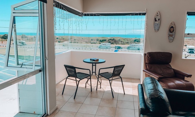 Waihi Beach Casa | Hop, skip and a jump to the beach
