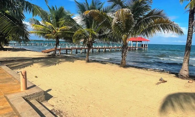 Río Sittee Casa | Hopkins Beach Retreat - Pool House, RIGHT ON THE BEACH!!!