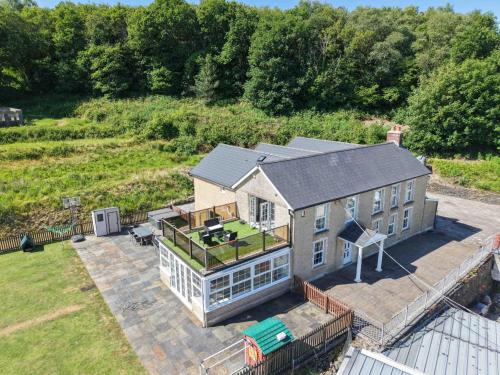 Mawr Casa | Hopkins Retreat Farm - 5 Bedroom House - Swansea