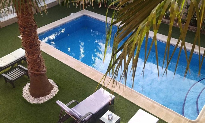 Hornachuelos Chalet De Esquí | HORNACHUELOS.CASA CON PISCINA LOS CLAVELES.IDEAL PARA FAMILIA Y AMIGOS.