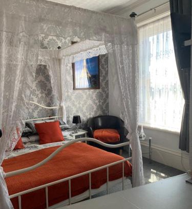 Blackpool Town Center Casa | Hornby Villa- 4Star B&B-Couples & Families Only
