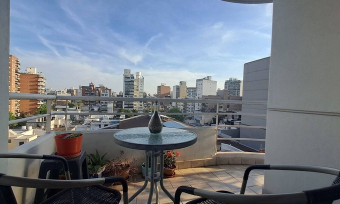 Centro Casa | Hornera San Juan - Luminoso Apartamento con Balcón