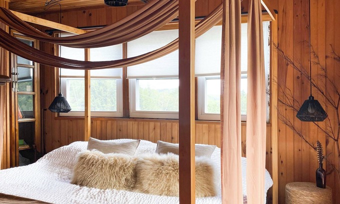 Oliverea Otro | Horse Farm Haven in the Catskills – Rustic Charm Meets Serene Countryside