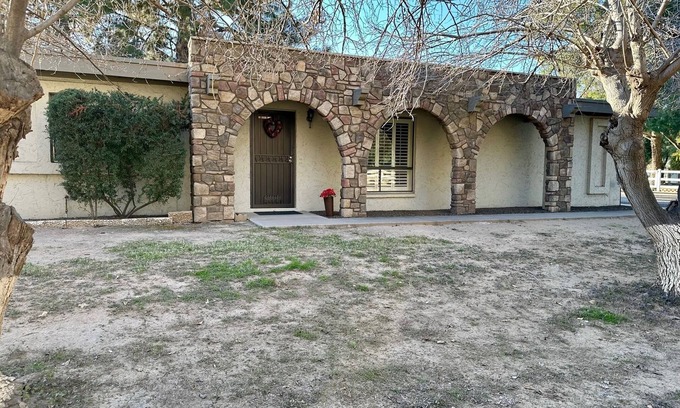 South Mountain Casa | Horse Ranch Centrally Located
