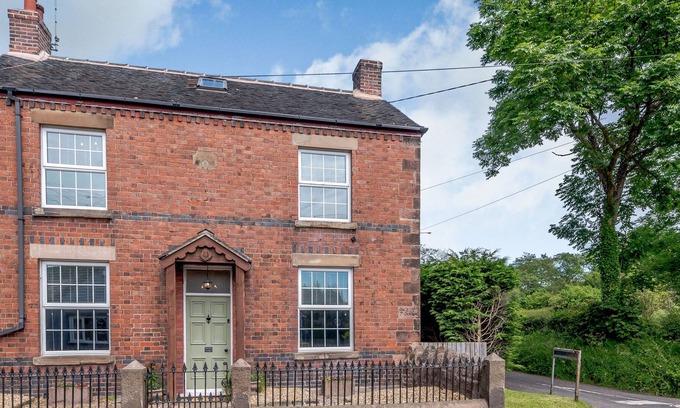 Rushton Spencer Cabaña | HORSE SHOE COTTAGE, pet friendly, character holiday cottage in Leek