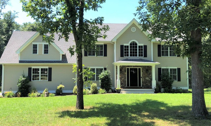 Somers Casa | Private Lakefront Home in Quiet Residential Area