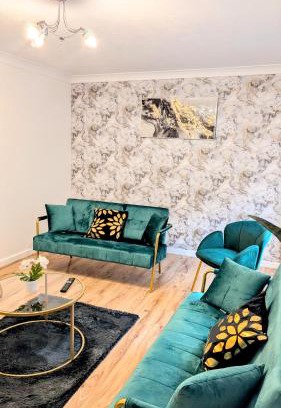 Thamesmead East Apartamento | Horse view spacious 4BR Hse sleeps 8 Garden & driveway parking