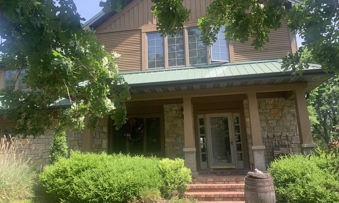 Fort Scott Otro | HORSES welcome! Located just outside city limits on 40 acres
