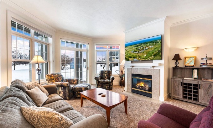 Egg Harbor Condominio | Horseshoe Bay Club Cottage #3-Inclusive Golf Course and Club Access!