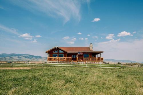 Livingston Casa | Horseshoe Ranch