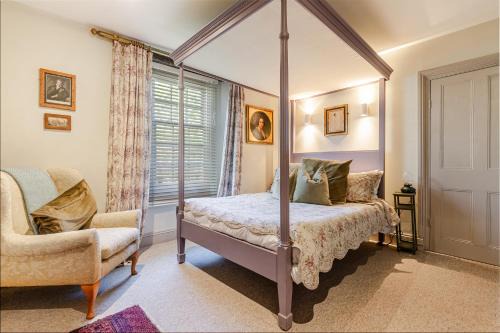 Brixham Casa | HORTUS HOUSE - Regency style apartment with attached parking