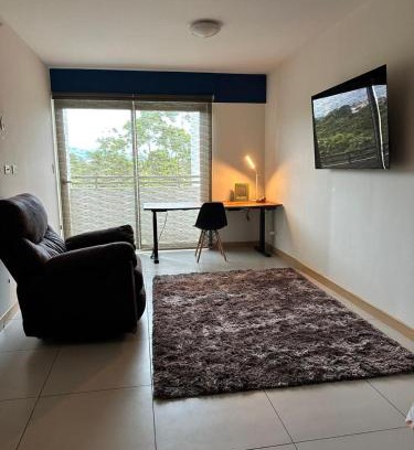Heredia Apartamento | Hospedaje cómodo con oficina