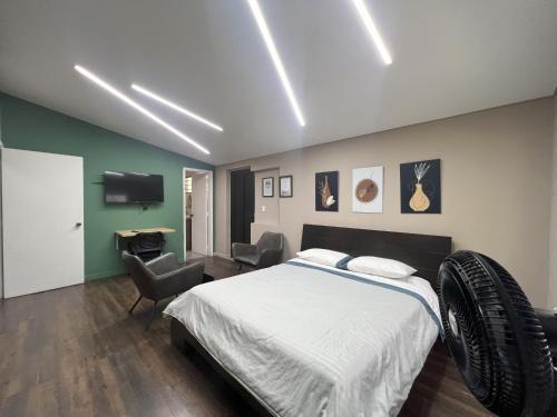 La Aguacatala Apartamento | Hospedaje cerca a centro comercial de Santafé A104 By Roots Rentals