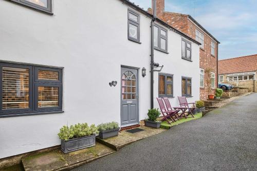 Kirkbymoorside Casa | Host & Stay - Anvil Cottage