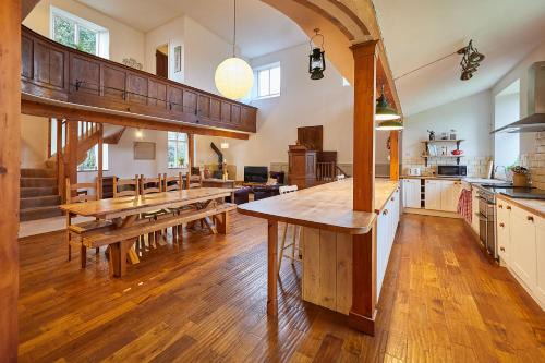 Newcastle-upon-Tyne Casa | Host & Stay - Birdhope Craig Church