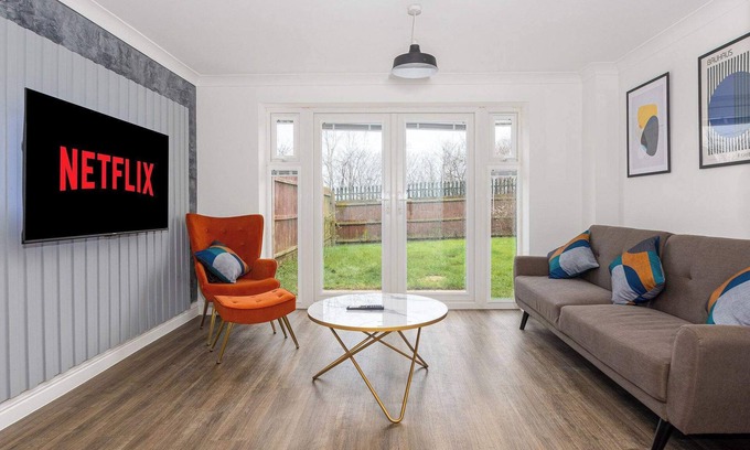 Corby Casa | Host & Stay | Bluebell Close