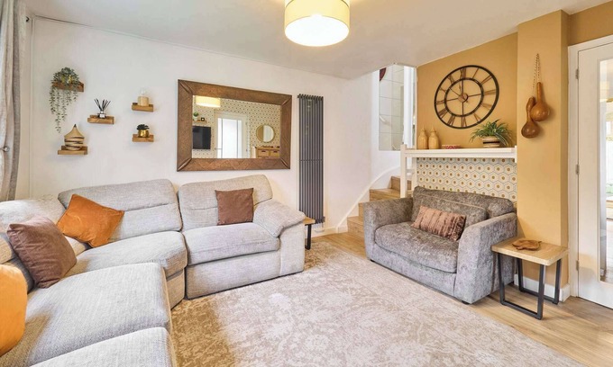Canterbury Casa | Host & Stay | Cedar Cottage