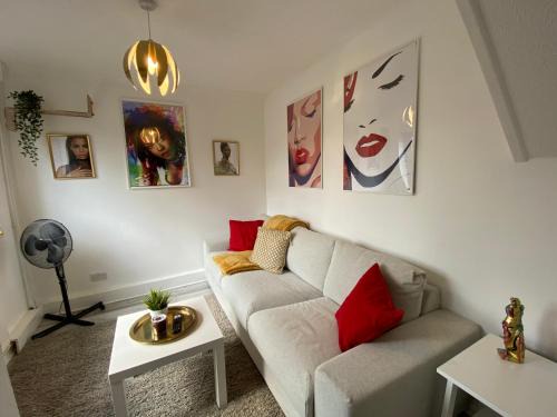 Milton Keynes Apartamento | Host & Stay - Cotman Close