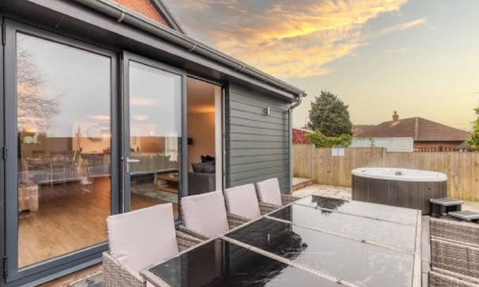 Cromer Casa | Host & Stay | Crimond House