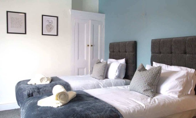 Northampton Casa | Host & Stay | Delapre Street