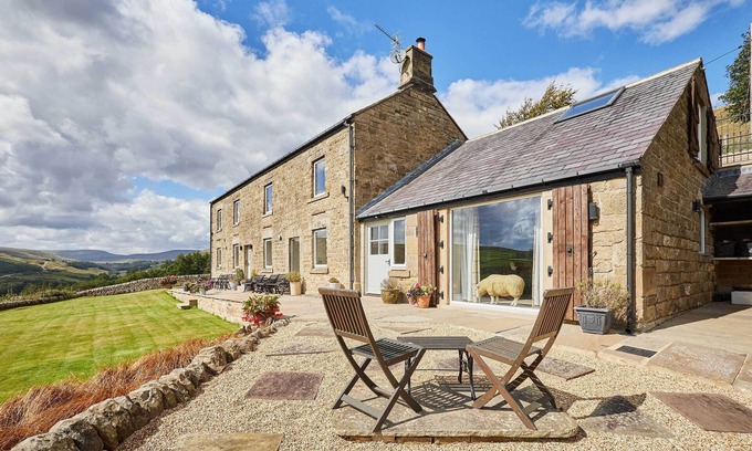 Lofthouse Casa | Host & Stay | Edge Farm