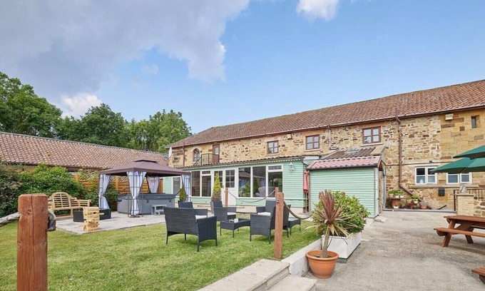 Saltburn-by-the-Sea Casa | Host & Stay | The Arches Country House